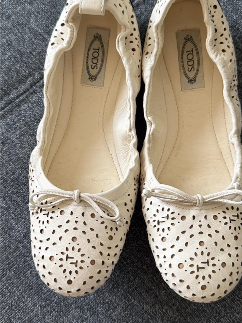 TOD'S Ivory Laser-Cut Bow Ballet Flats